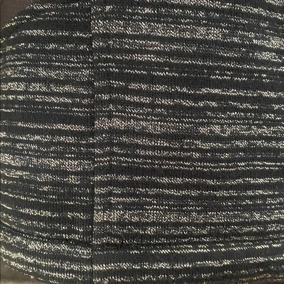 Black and silver ski jacket with detachable fur hat and zippered pockets. Large - Picture 2 of 16